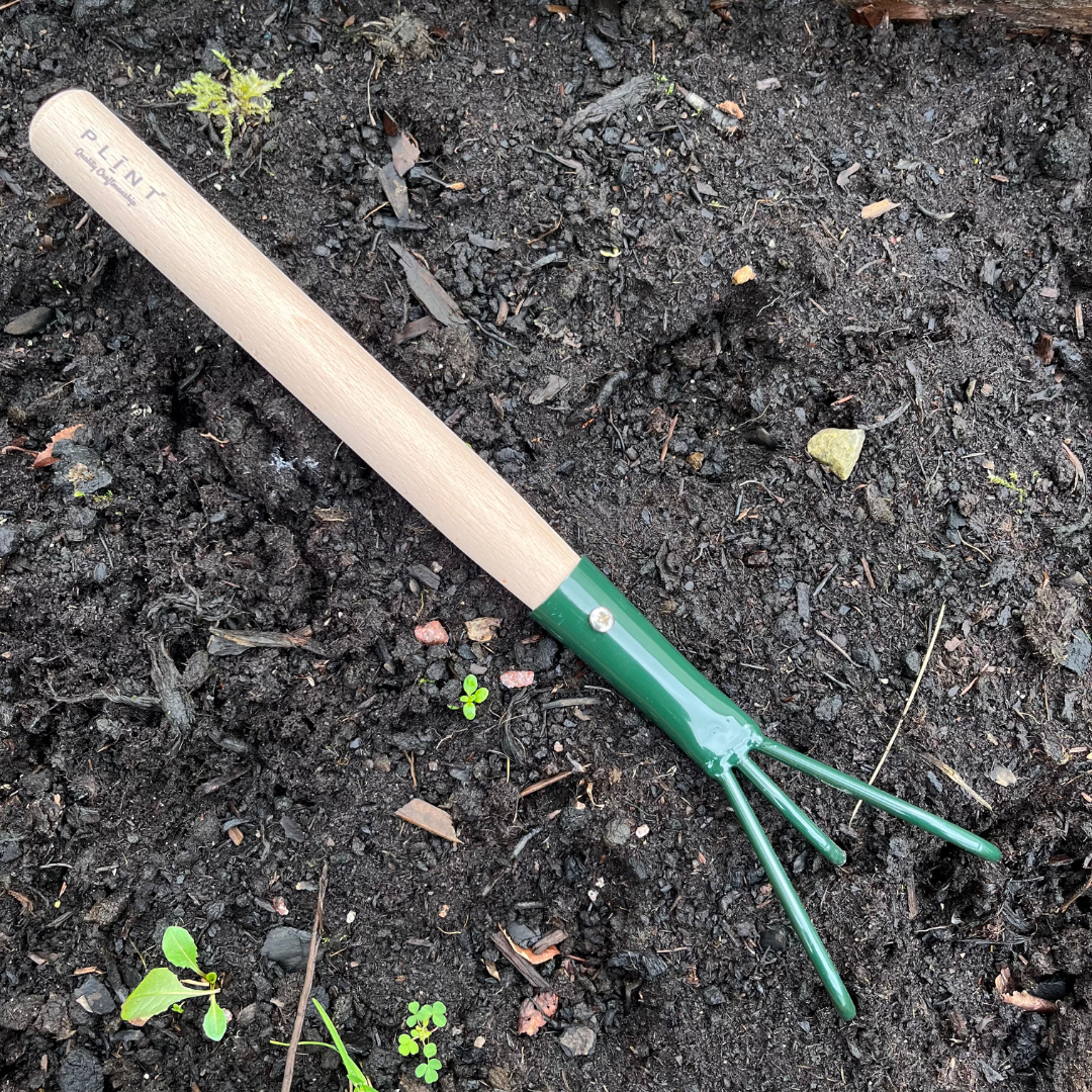 Hand cultivator